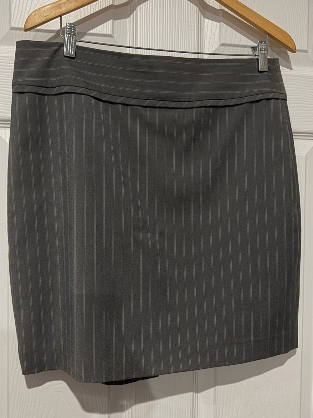 Calvin Klein Classic Gray Pinstripe Women's Skirt Size 12